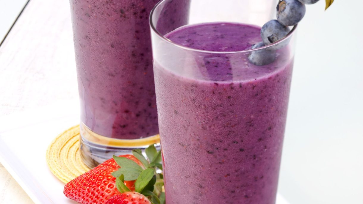 Mixed Fruit Smoothie - Yogurt Berry Smoothie Recipe - Dole® Sunshine